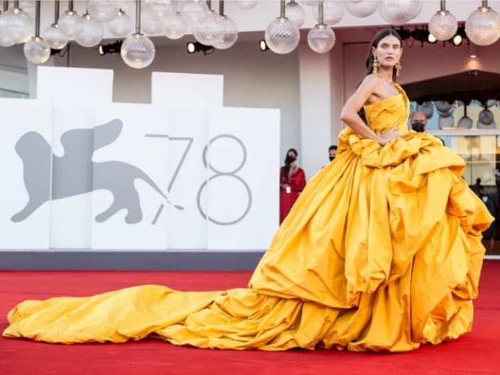 bianca balti sul red carpet di venezia 78