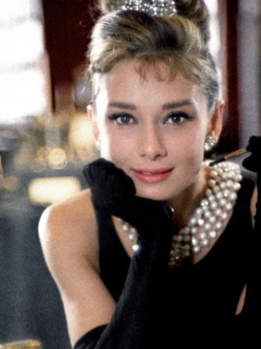 Colazione da Tiffany, oggi e sempre: l’eterna eleganza di Audrey e del suo tubino iconico