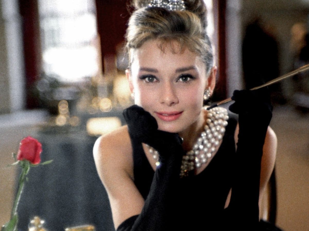 Colazione da Tiffany, oggi e sempre: l'eterna eleganza di Audrey e del suo tubino iconico