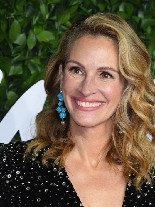 Julia Roberts, che invecchia con grazia e bellezza: i suoi look più belli