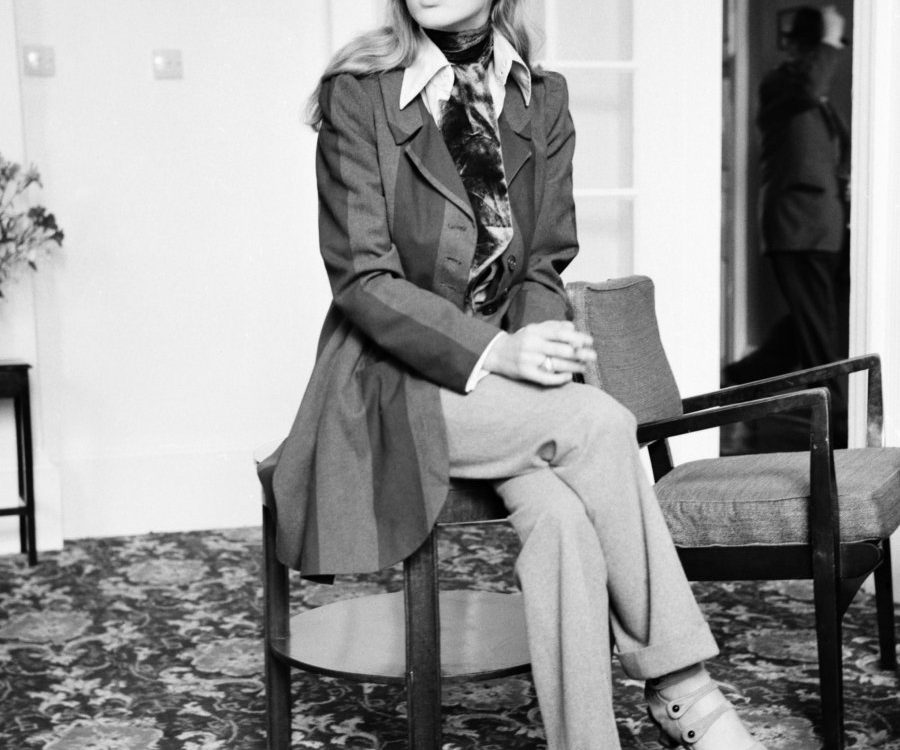 Marianne Faithfull in bianco e nero