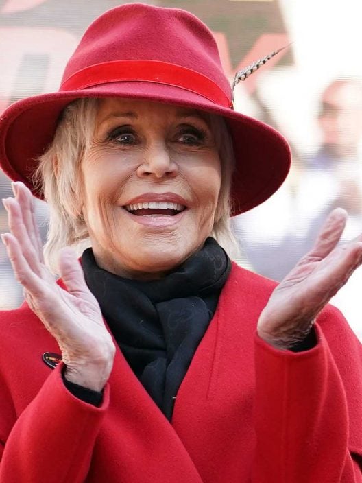 Jane Fonda, bellezza senza tempo: i suoi look più belli