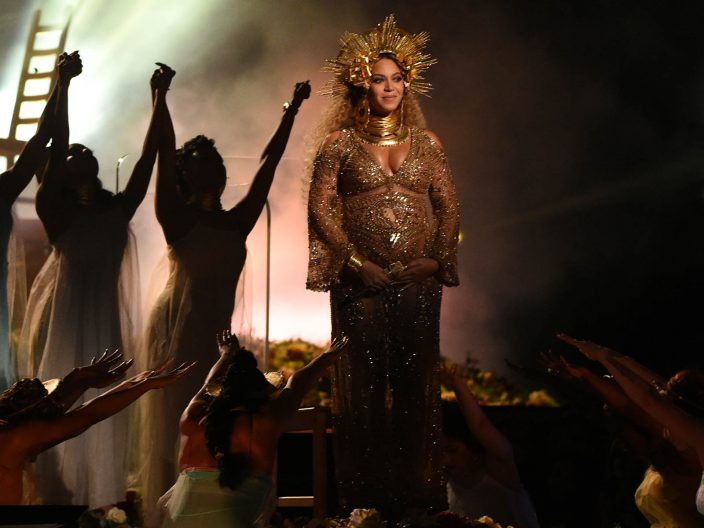 beyonce sul palco in dolce attesa