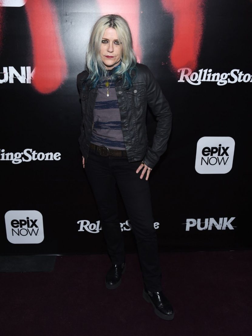 Donita Sparks vestita grunge su un red carpet