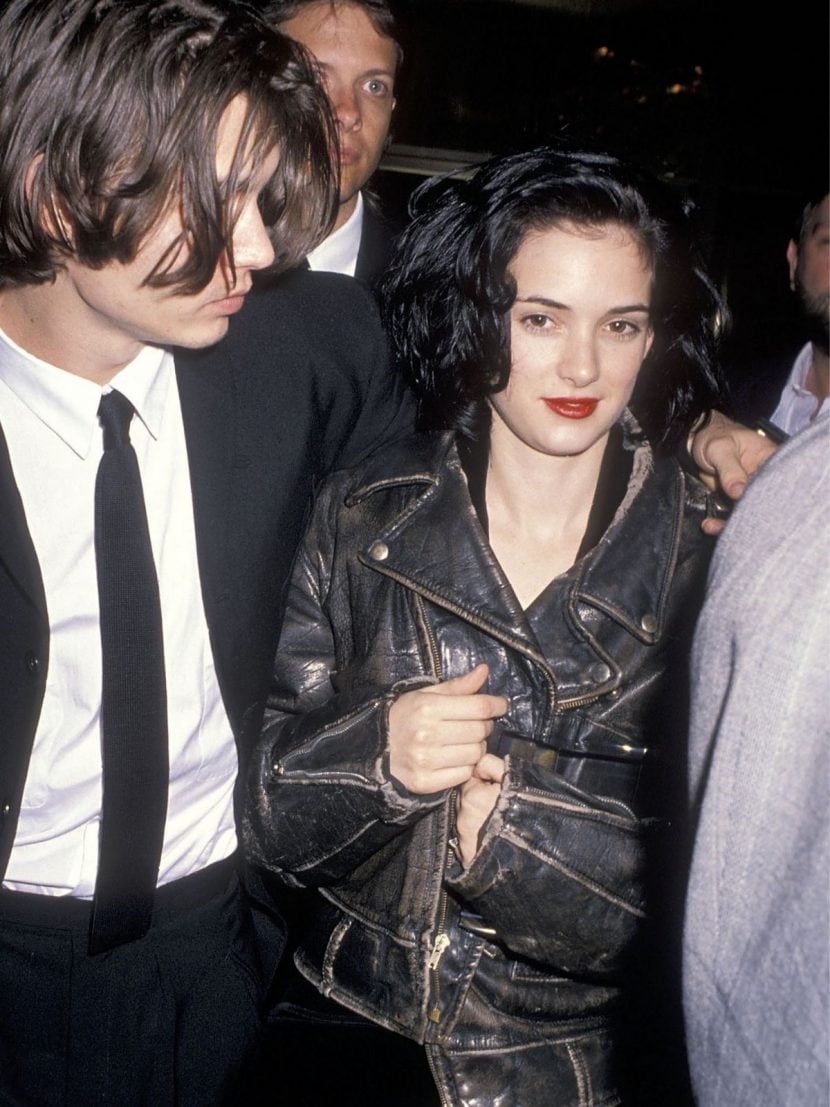 Winona Ryder in un'immagine degli anni 90 insieme a Johnny Depp