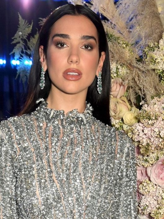 Dal palco alla mise super chic: Dua Lipa sa come farci sognare