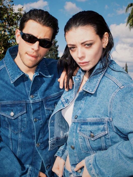 Total denim! La nuova capsule Sisley interpretata da Serena de Ferrari e Francesco Centorame