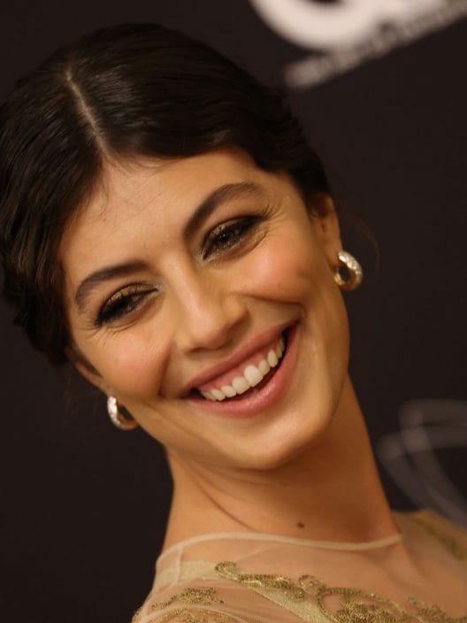 Alessandra Mastronardi sposa d’altri tempi: l’abito elegante e chic per il matrimonio con Gianpaolo