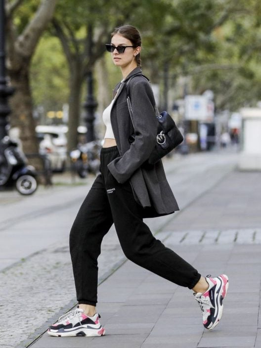 Pantaloni joggers, un must dello street style: i migliori modelli online