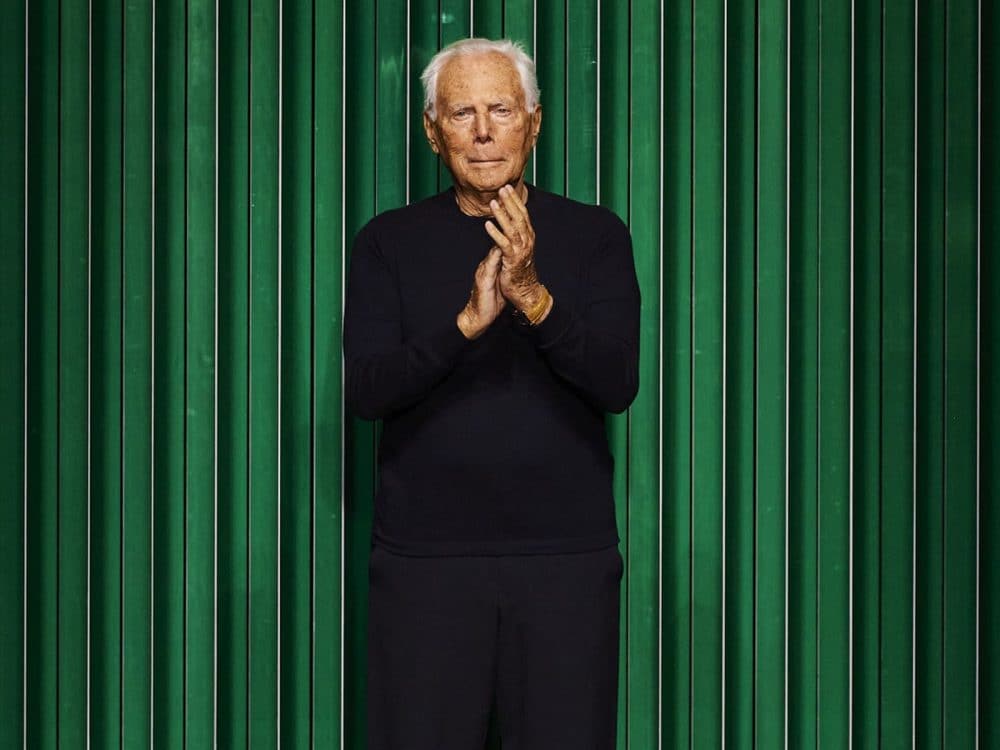 Giorgio Armani al termine della sfilata Autunno Inverno 2022