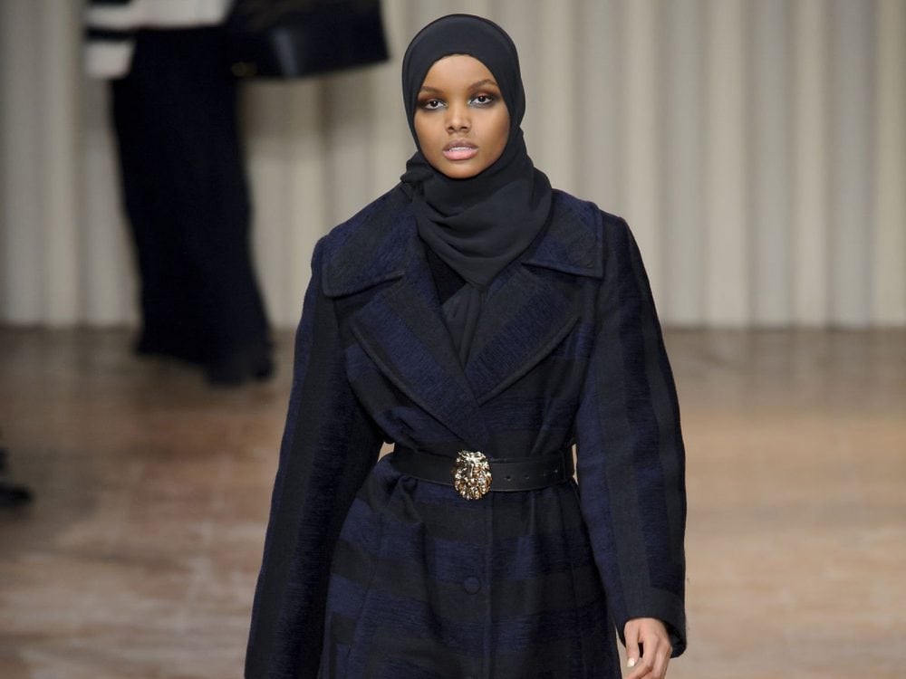 Halima Aden per Alberta Ferretti AI 2017