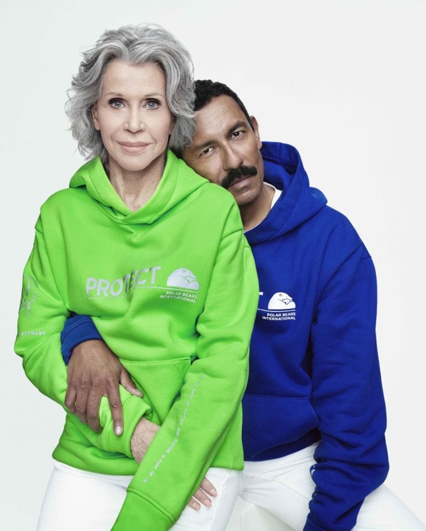 Haider Ackermann e Jane Fonda indossano la PBI Hoodie by Canada Goose 